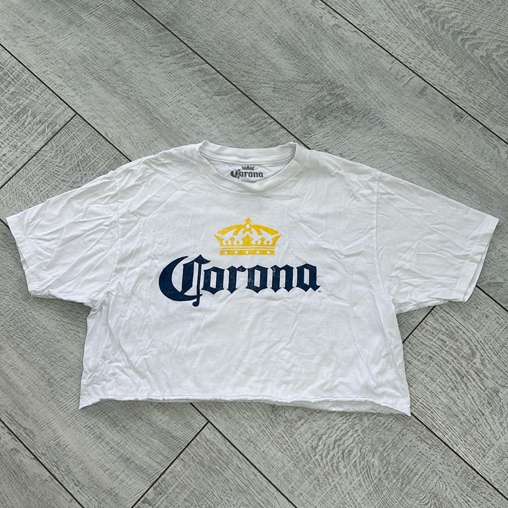 Cropped corona tshirt